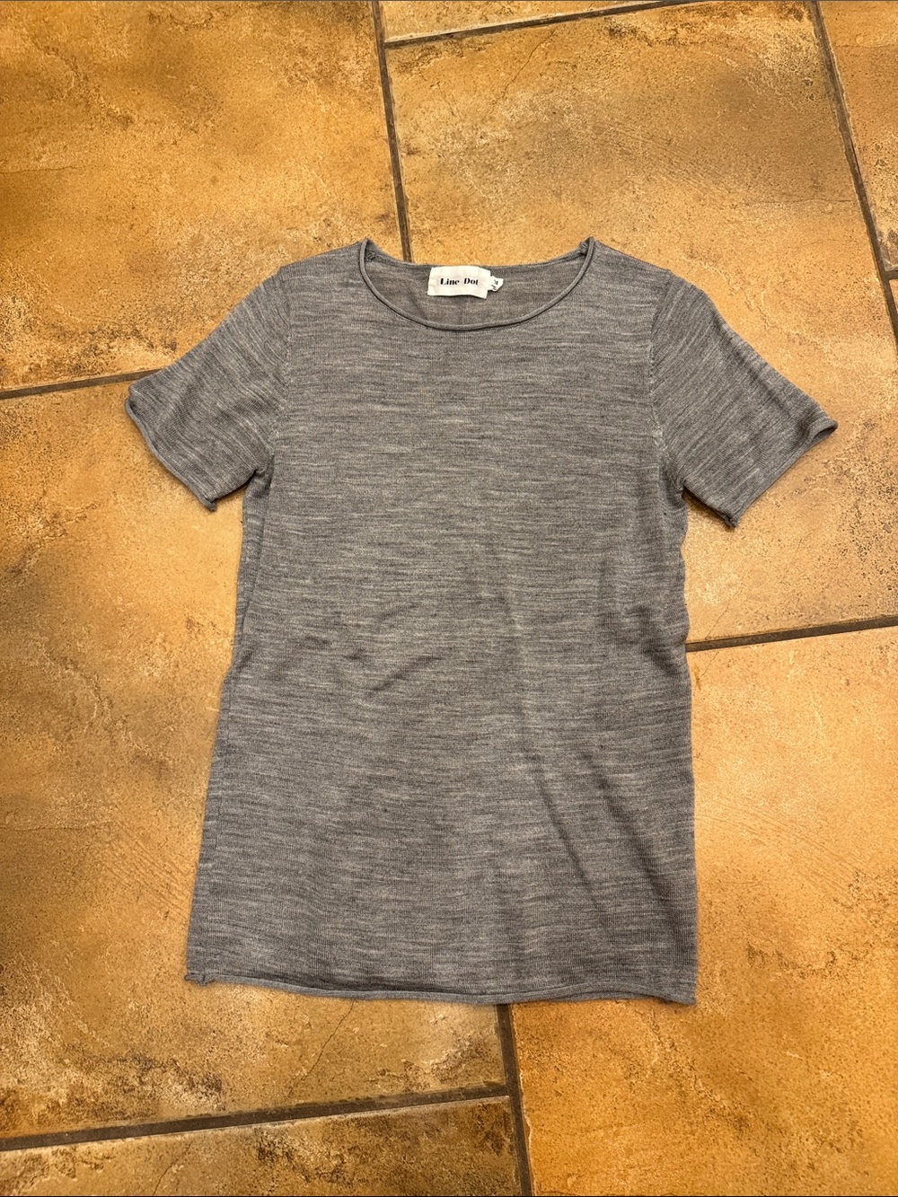 Line & Dot Heather Gray Short Sleeve Knit Top